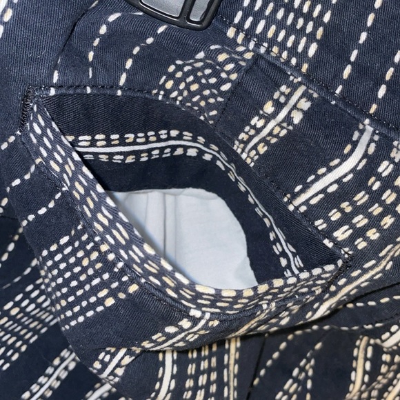 •A.N.A•A NEW APPROACH BLACK/WHITE/OFF WHITE PATTERNED TWILL SHORTS SIZE 2 - Picture 3 of 7